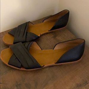 Black Cross Toe Flats